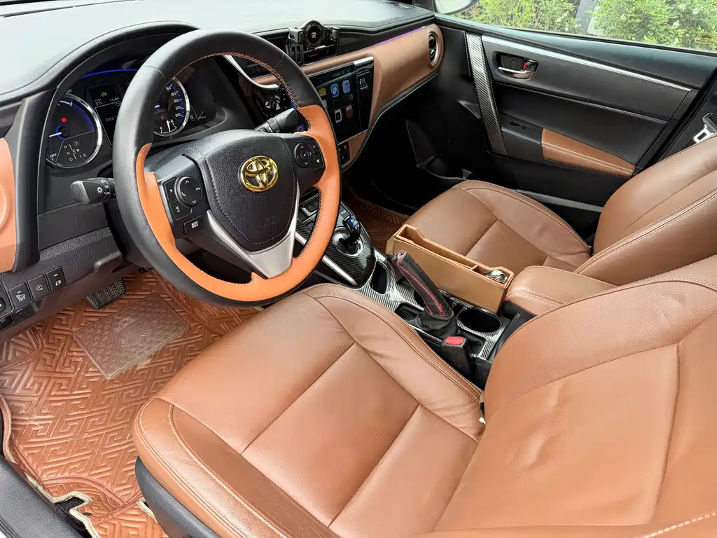 Toyota Corolla Hybrid — миниатюра 10