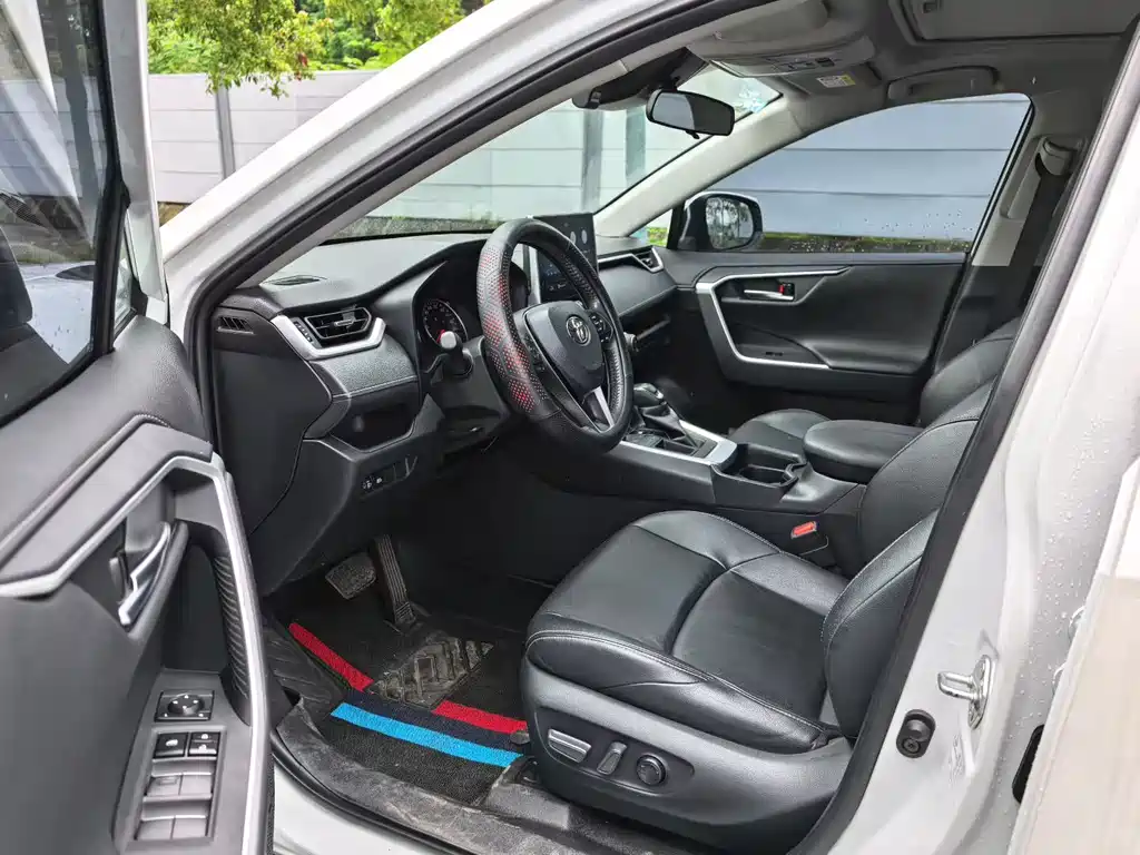 Toyota Wildlander 2022 2.0L CVT Luxury