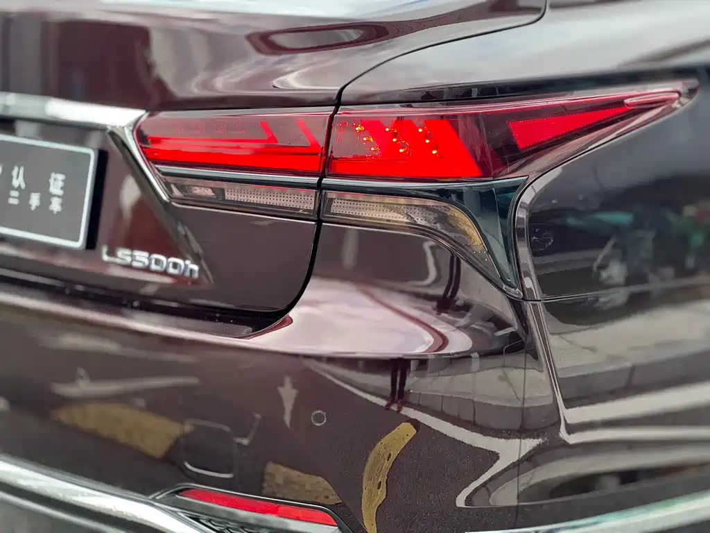 Lexus LS — миниатюра 16