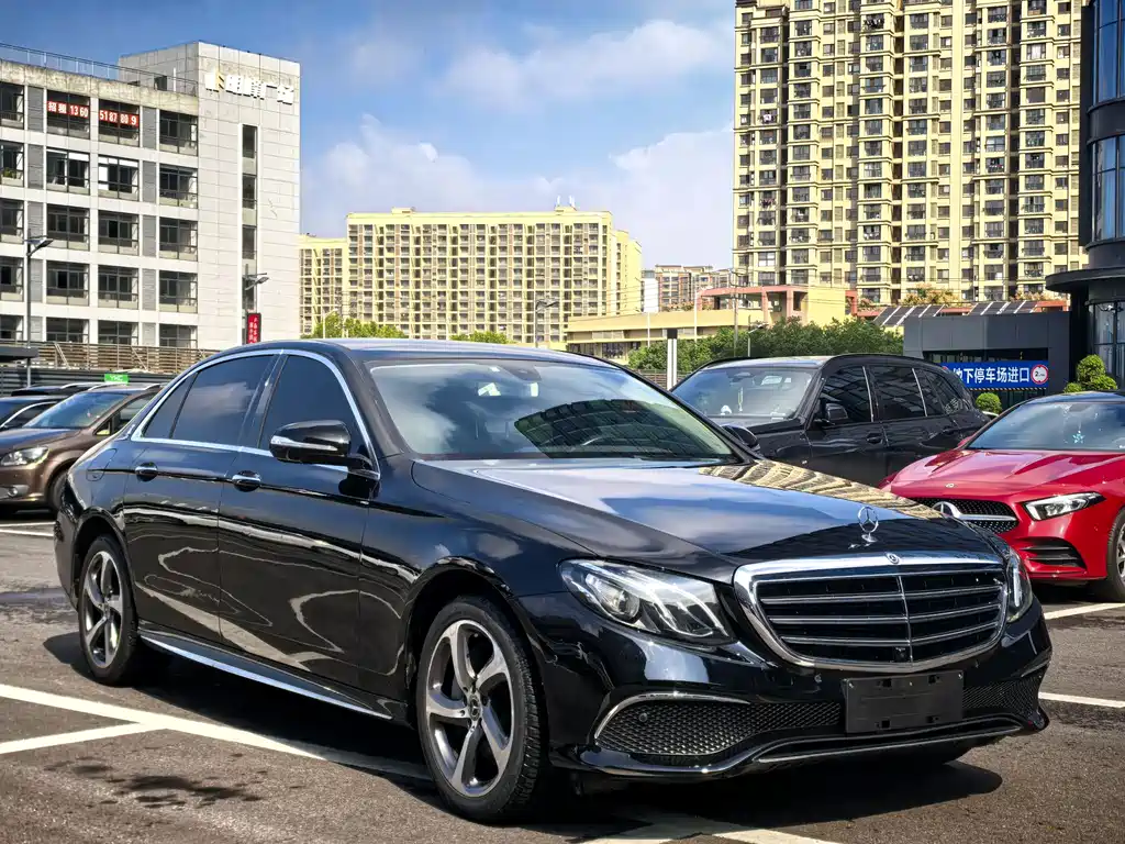 MERCEDES-BENZ E CLASS