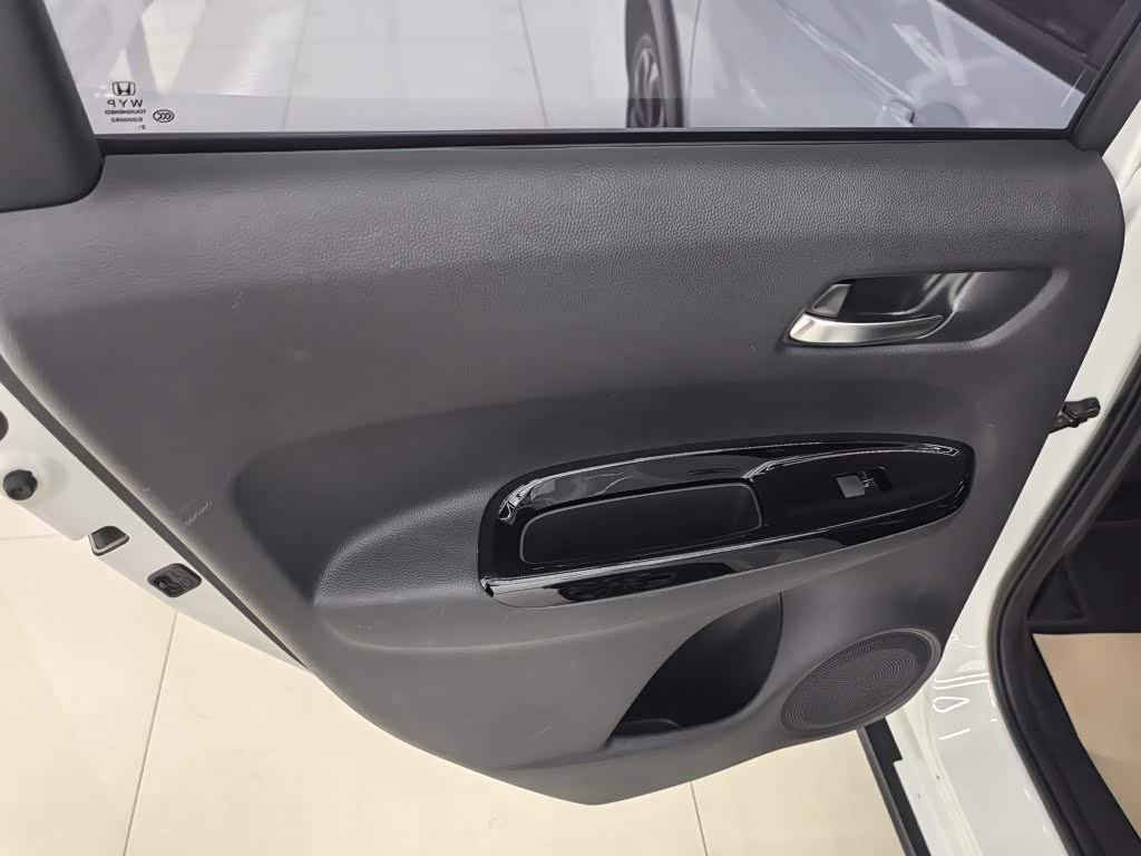 Honda Life 1.5 л 2023 г. Белый, пробег 45000 км