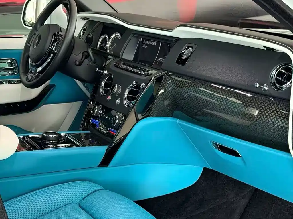 Rolls-Royce Cullinan — миниатюра 9