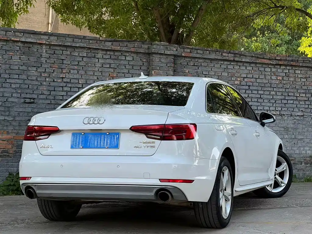 Audi A4L 2017 Plus 40 TFSI Fashion