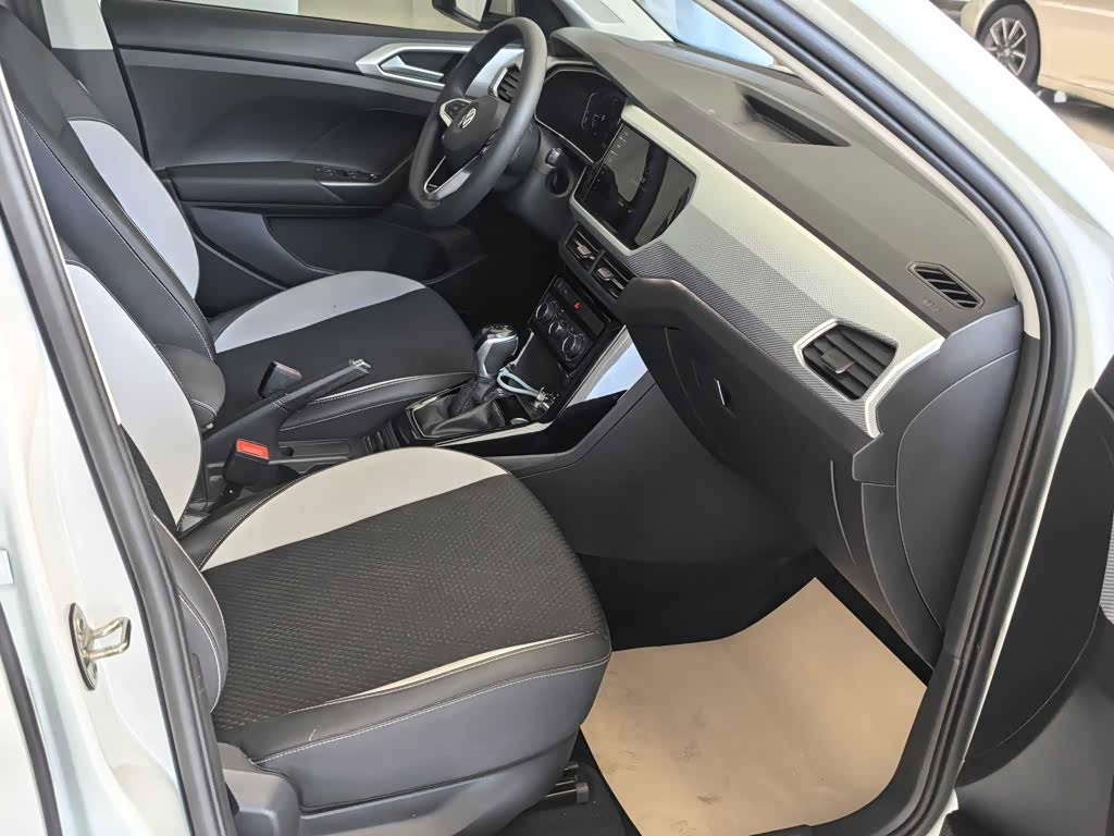 Volkswagen Tanying 1.2 л 2025 г. Белый, пробег 7500 км