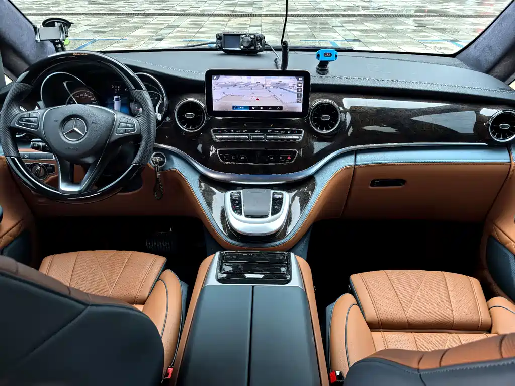 MERCEDES-BENZ V CLASS