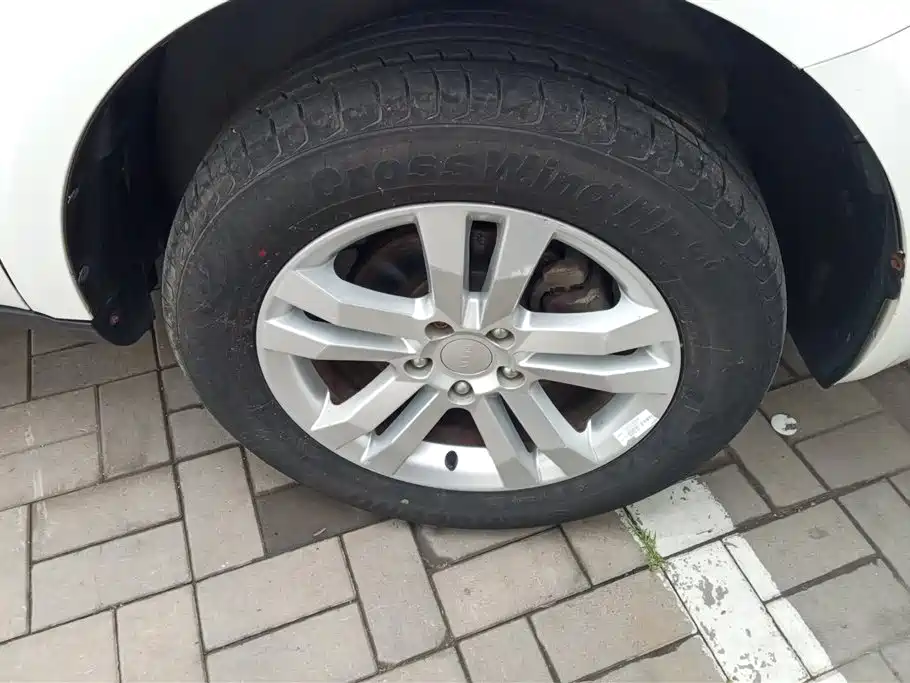 Geely GX7 — миниатюра 6