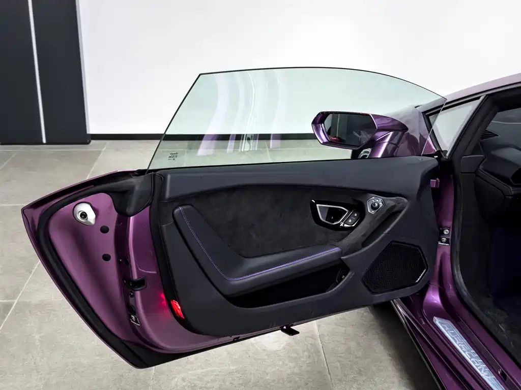 LAMBORGHINI HURACÁN