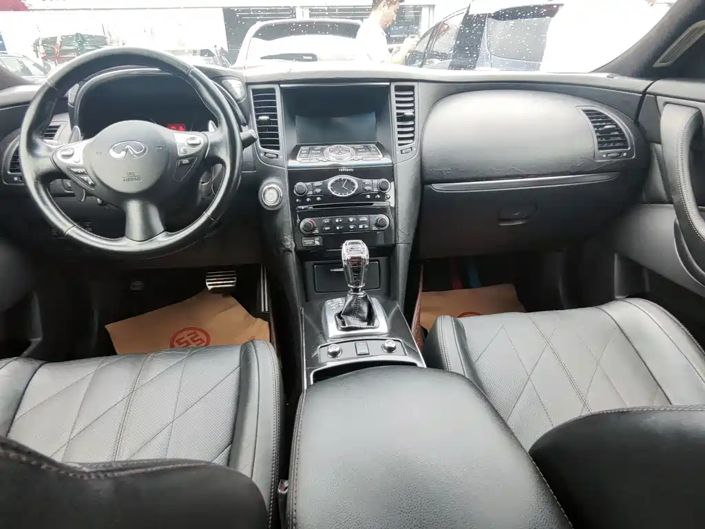 Infiniti FX — миниатюра 9