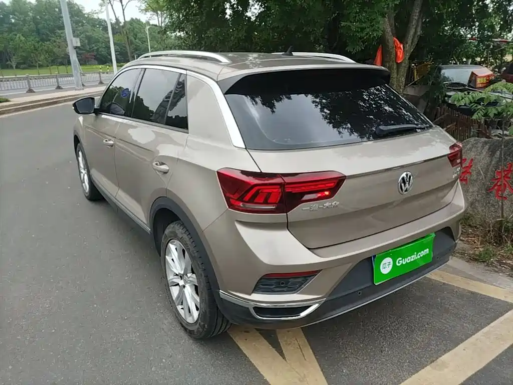 Volkswagen T-Roc 2018 230TSI DSG V