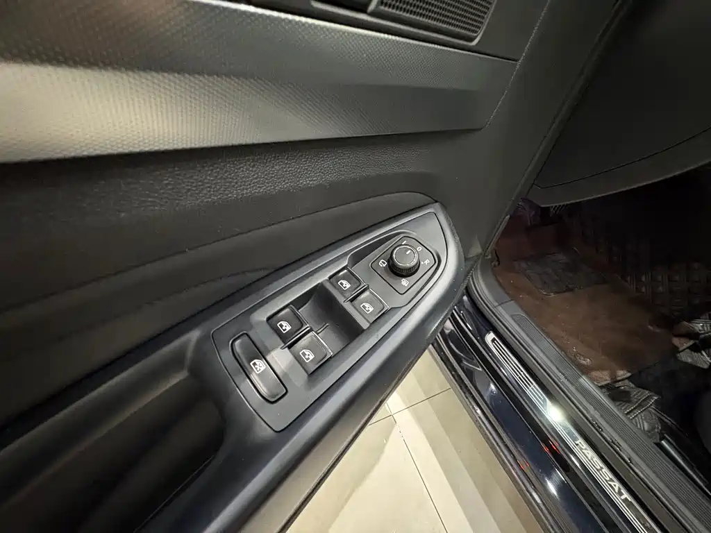 Volkswagen Passat 2023 330TSI Elite