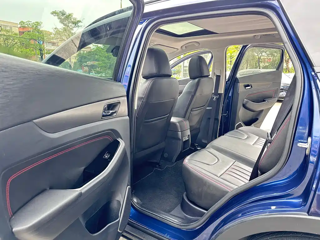 BAIC EX5 — миниатюра 10