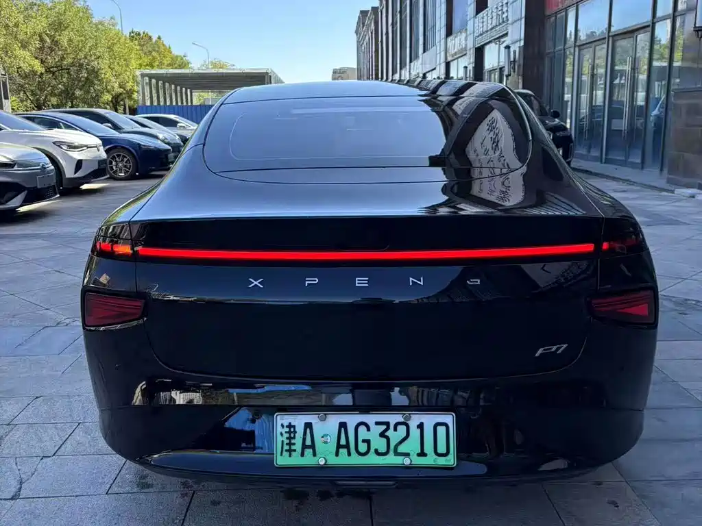 XPeng P7 — миниатюра 4