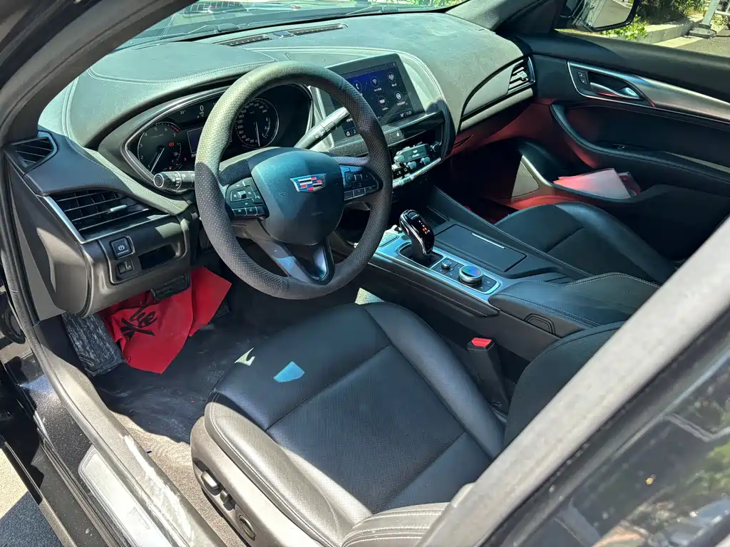 Cadillac CT5 2022 28T