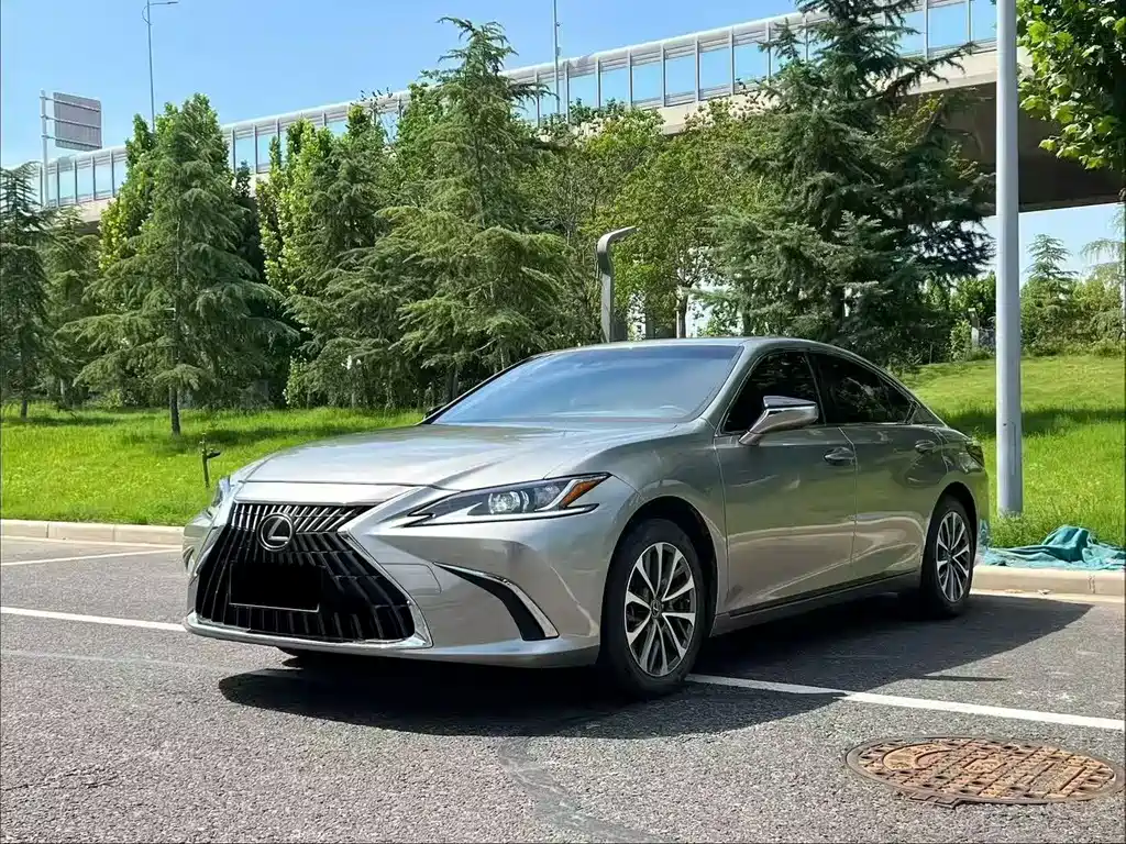 Lexus ES 2024 200 Premium