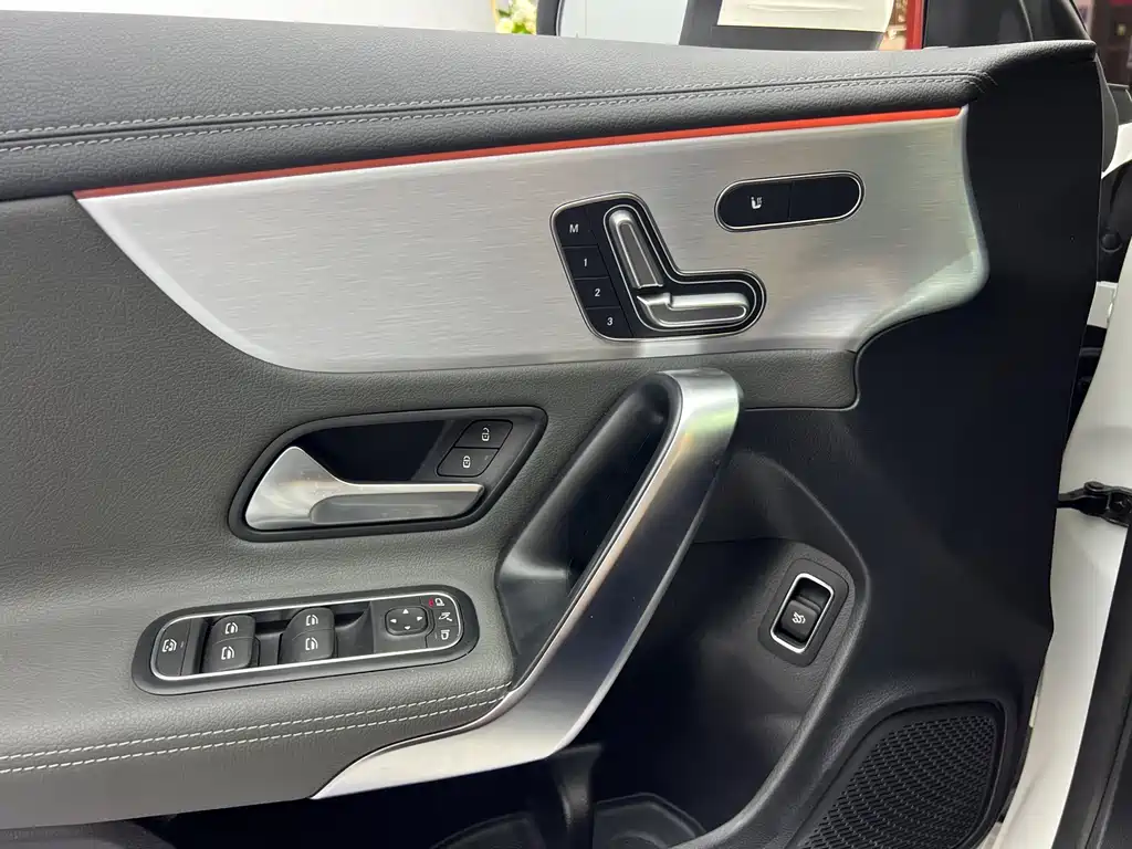 Mercedes-Benz CLA AMG — миниатюра 9