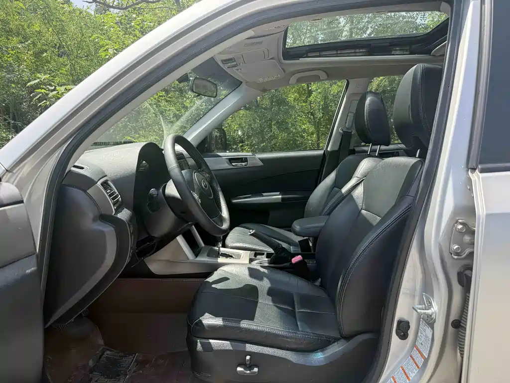 Subaru Forester 2010 2.0XS AT Luxury