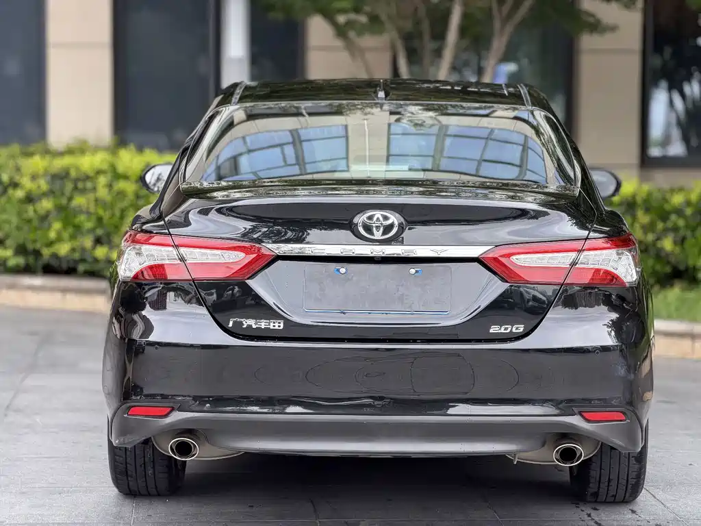 Toyota Camry — миниатюра 10