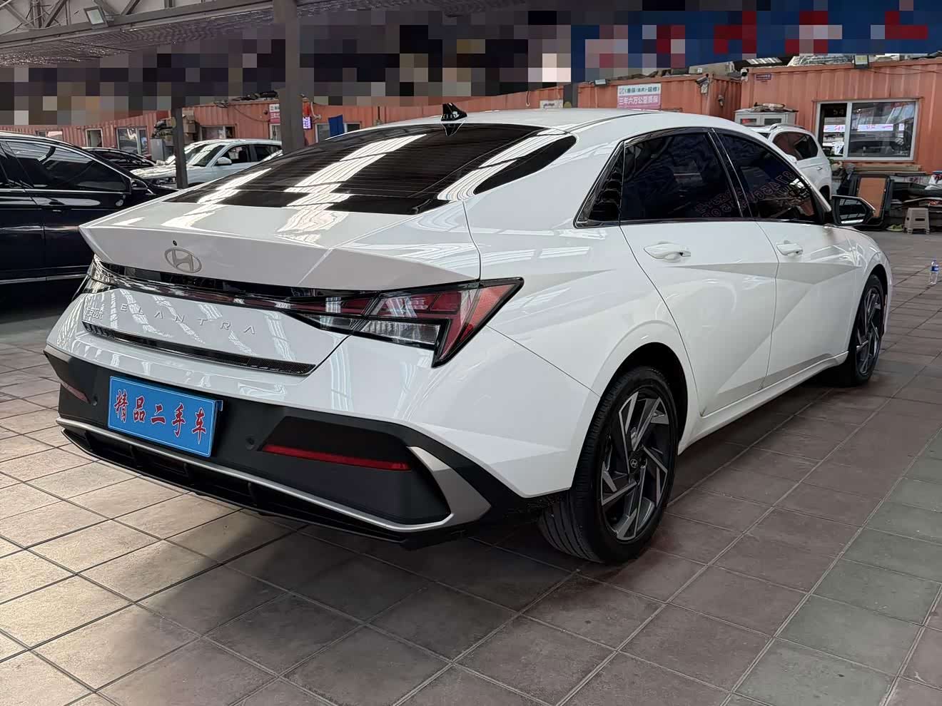 Hyundai Elantra 1.5 л 2023 г. Белый, пробег 10000 км