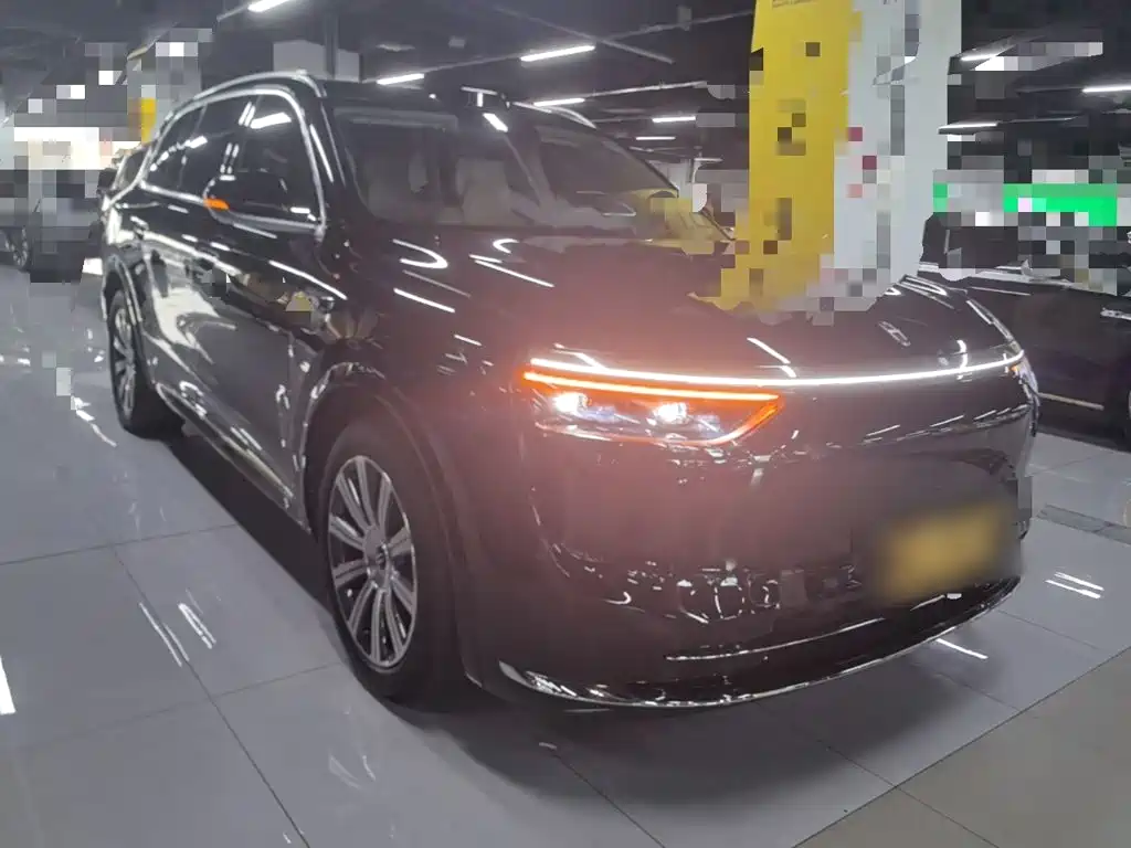 Aito M8 2025 Max+ 53.4kWh 5 мест (192 ）