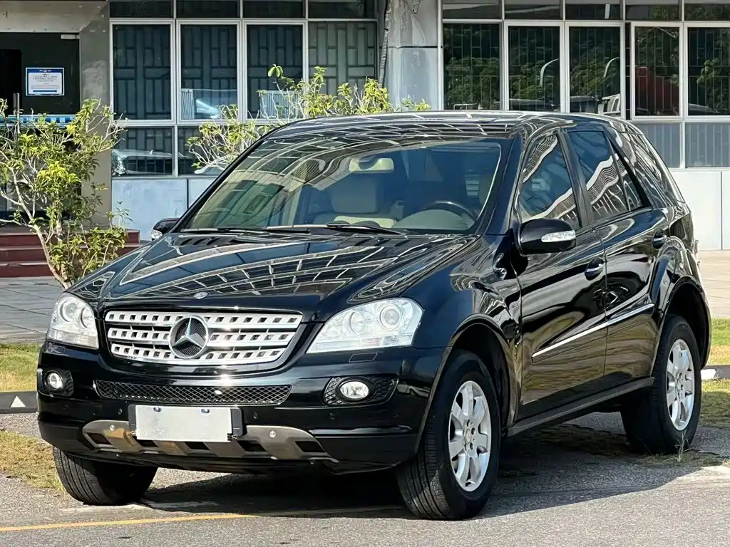 Mercedes-Benz M