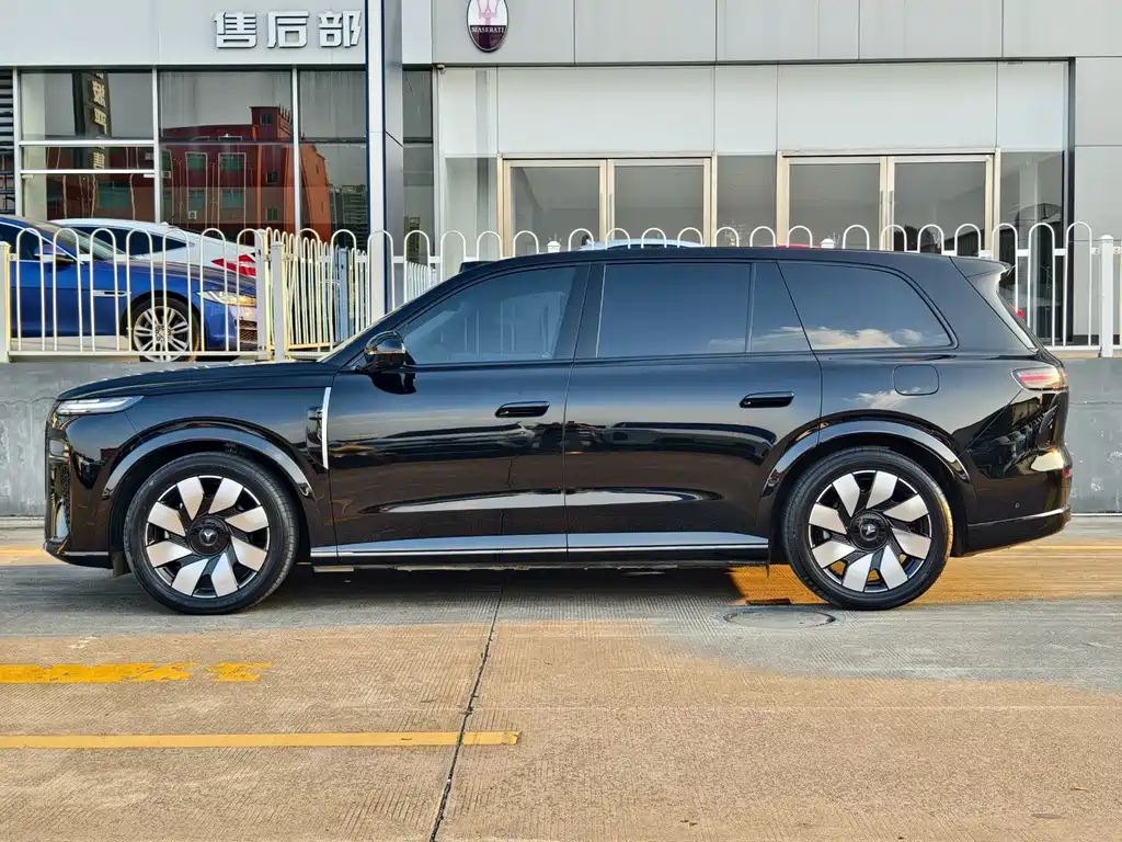 VOYAH Taishan X8 — миниатюра 3