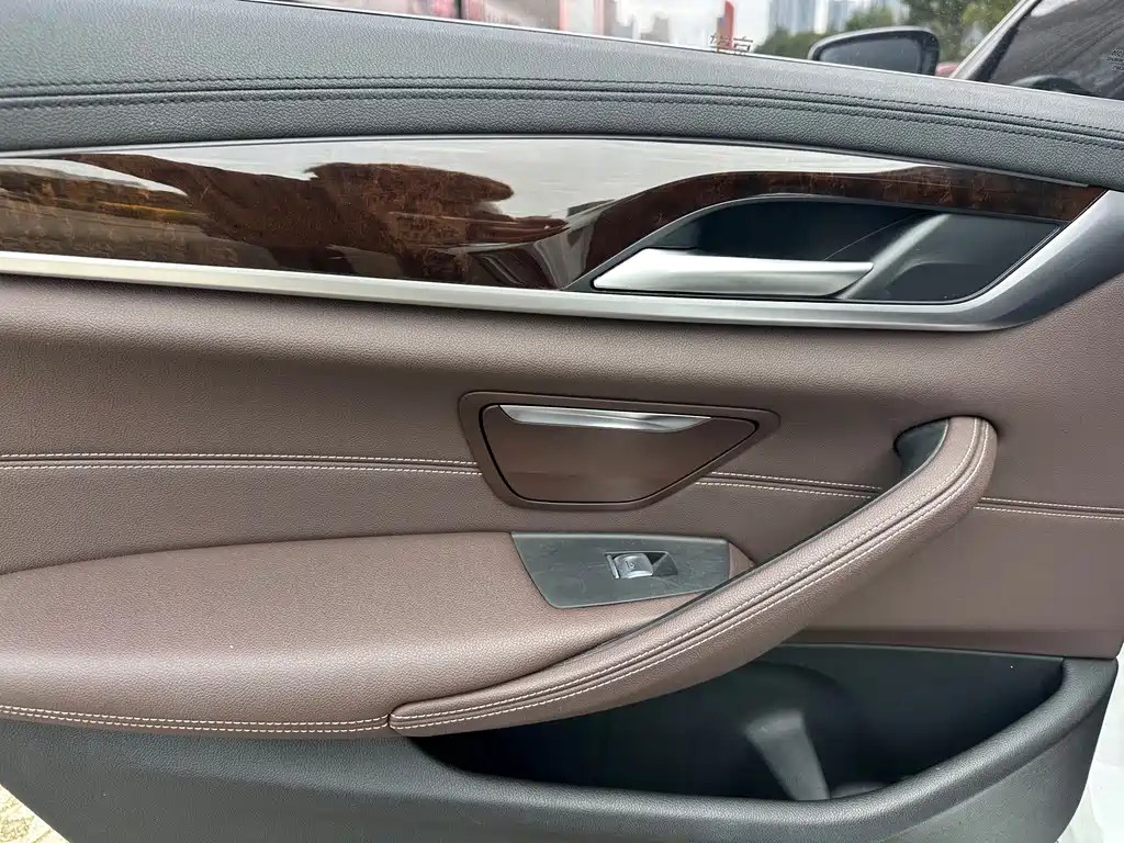 BMW 5 Series — миниатюра 18