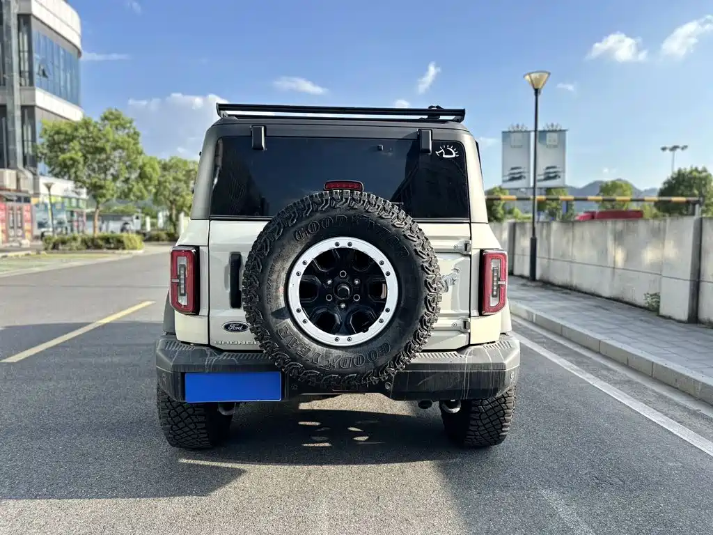 Ford Bronco — миниатюра 4