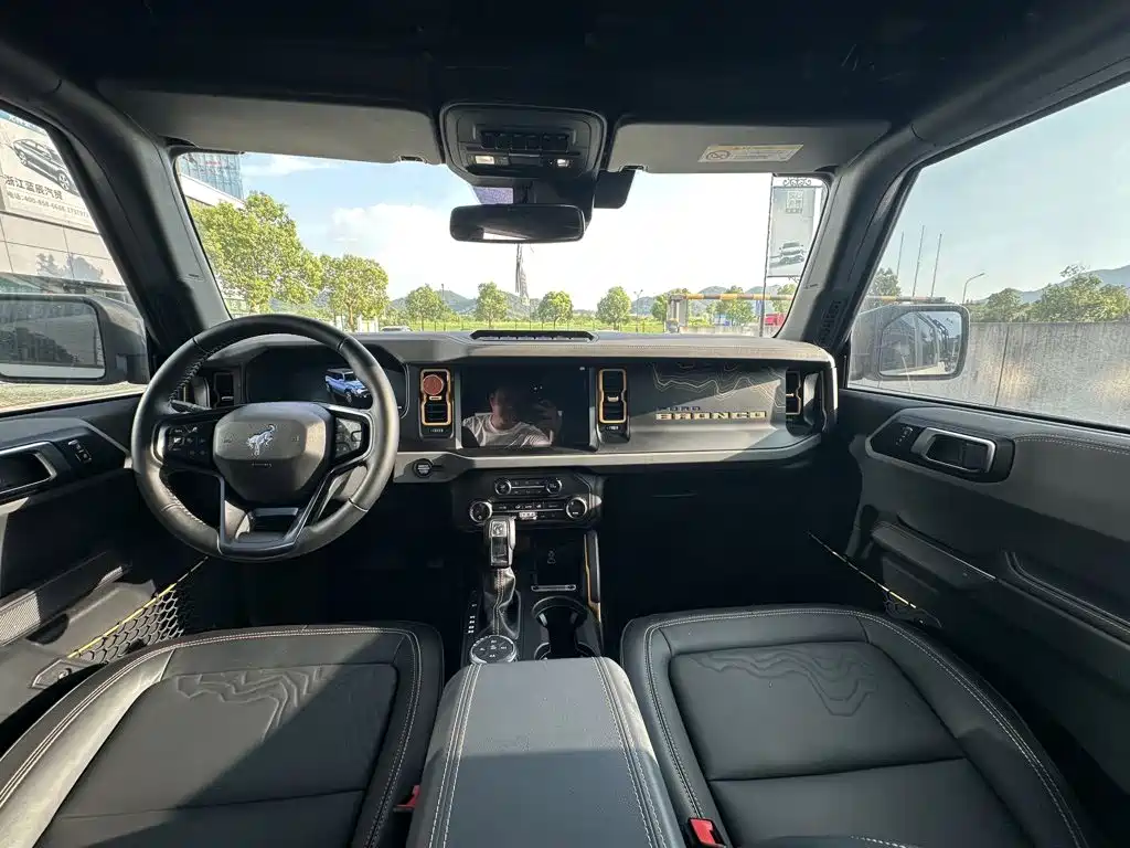 Ford Bronco — миниатюра 6