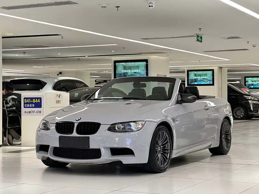 BMW M3 2011