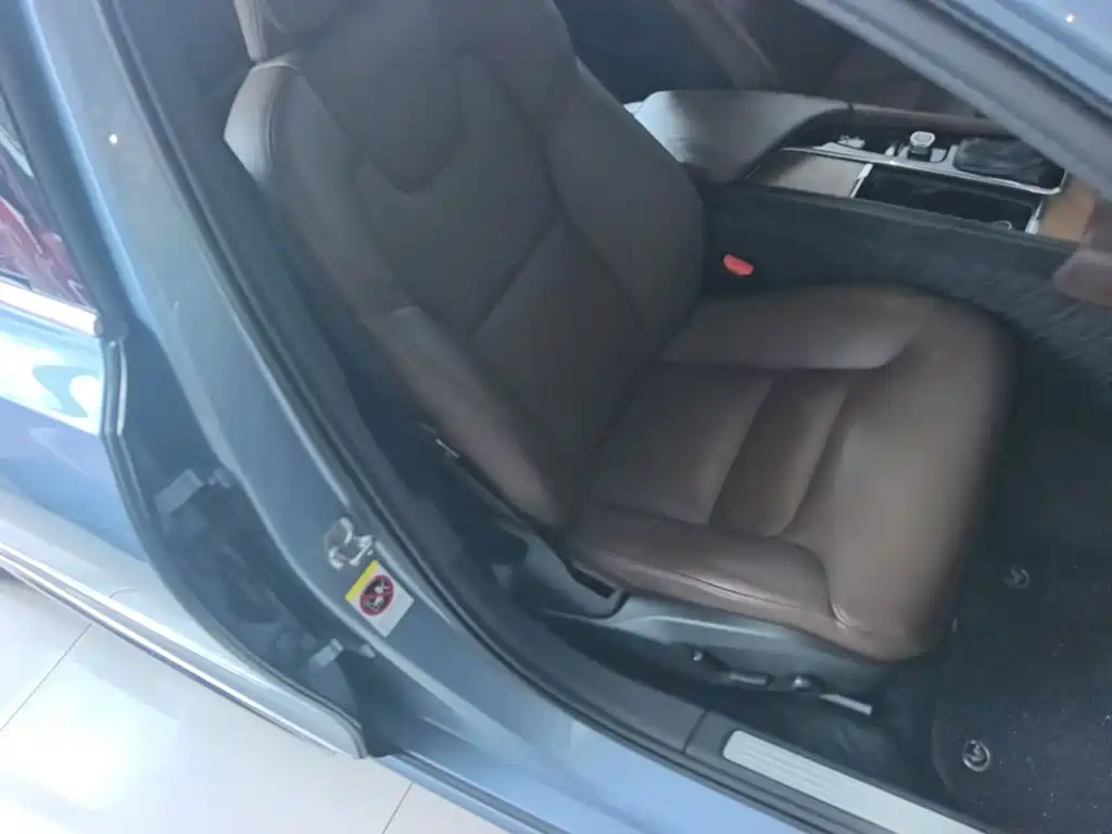 Volvo S90 — миниатюра 25