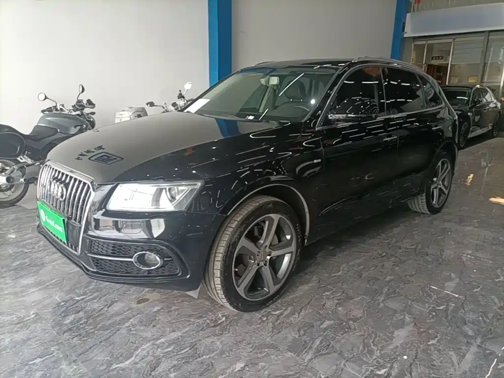 Audi Q5 (Import)
