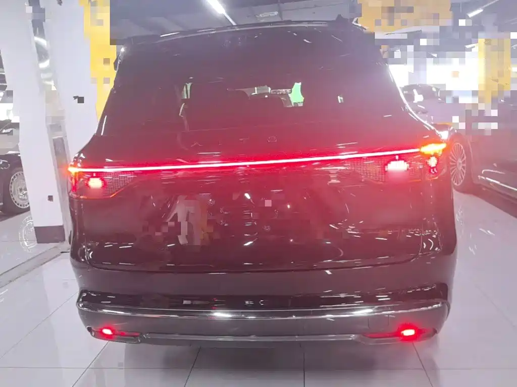 Aito M8 2025 Max+ 53.4kWh 5 мест (192 ）