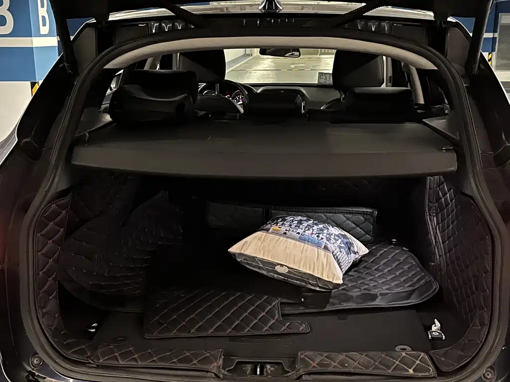 Jaguar F-PACE — миниатюра 18