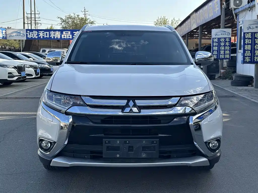 Mitsubishi Outlander (Import) — миниатюра 2