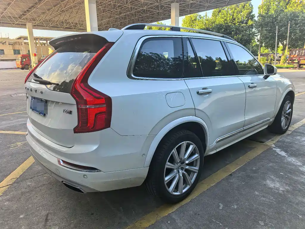 Volvo XC90 — миниатюра 23