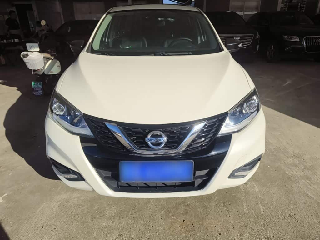 Nissan Tiida 1.6 л 2023 г. Белый, пробег 3700 км