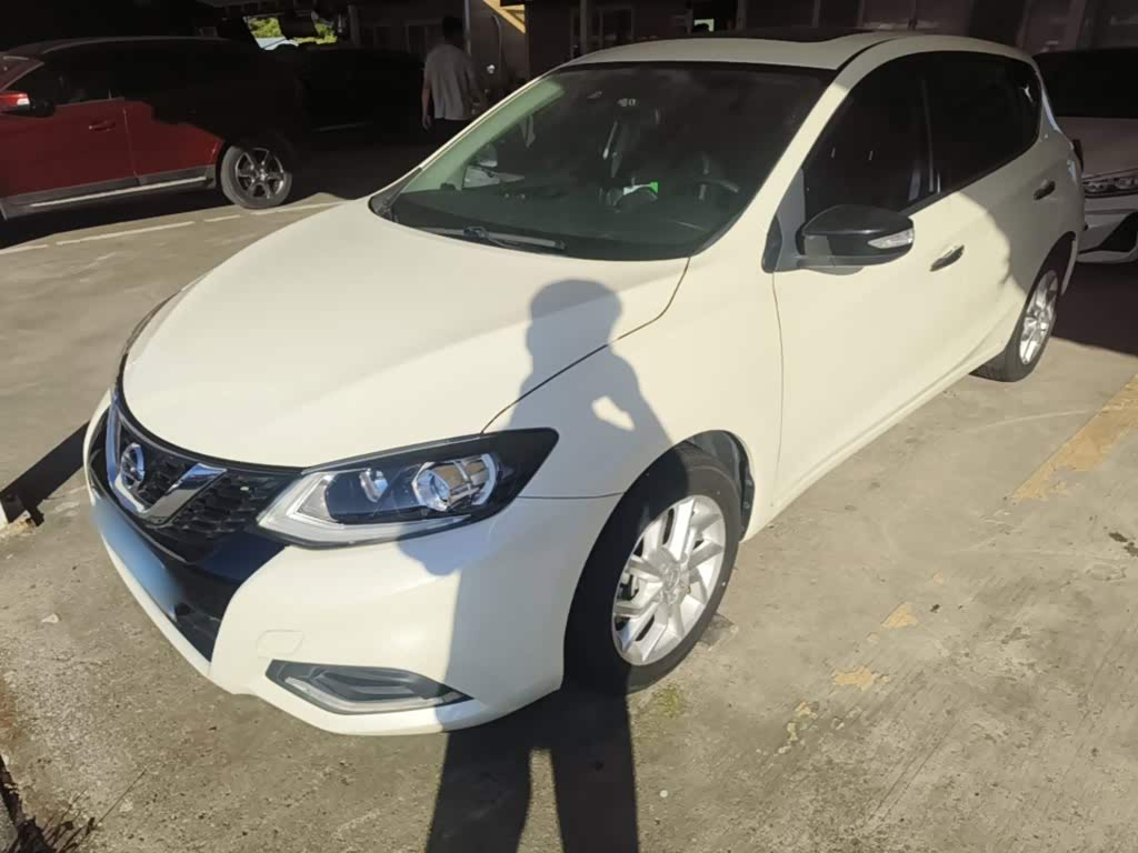 Nissan Tiida 1.6 л 2023 г. Белый, пробег 3700 км