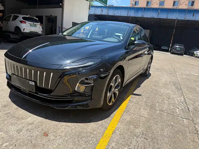 2022 Hongqi E-QM5
