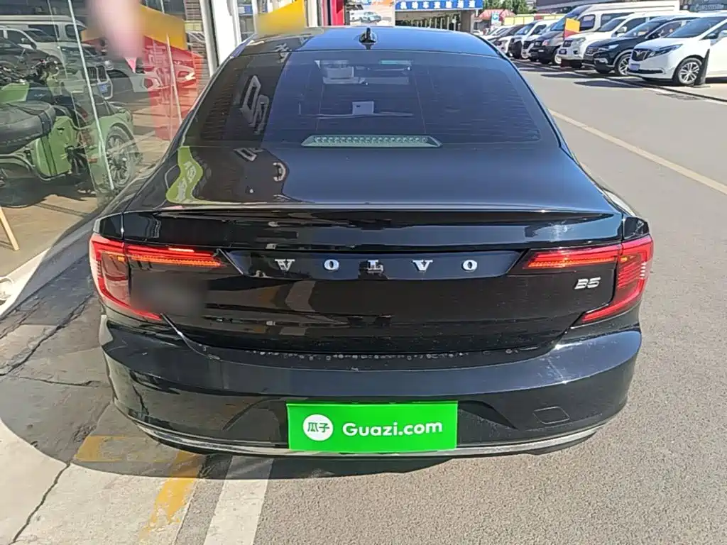 Volvo S90 — миниатюра 6