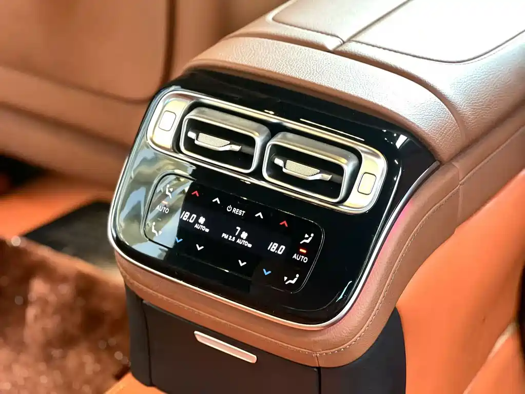 Mercedes-Benz S-Class — миниатюра 12