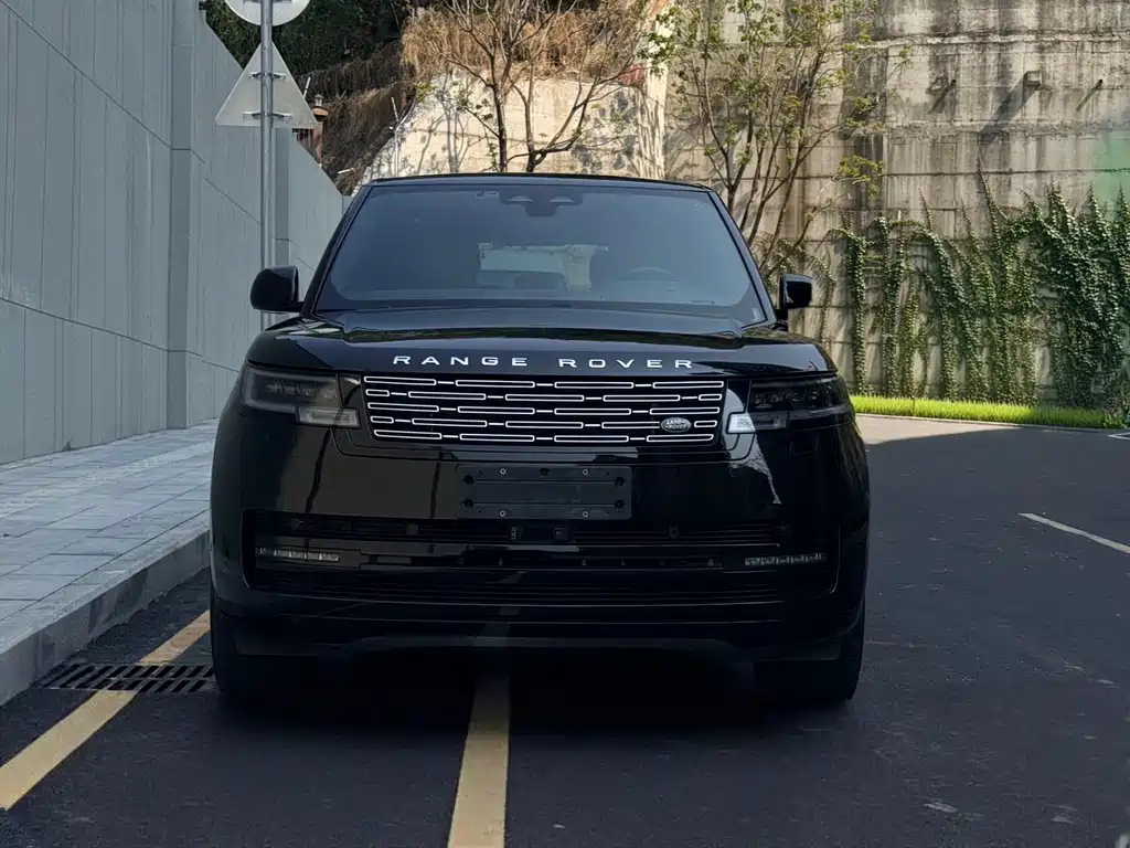 Land Rover Range Rover 2023 3.0 L6 400PS Long Wheelbase