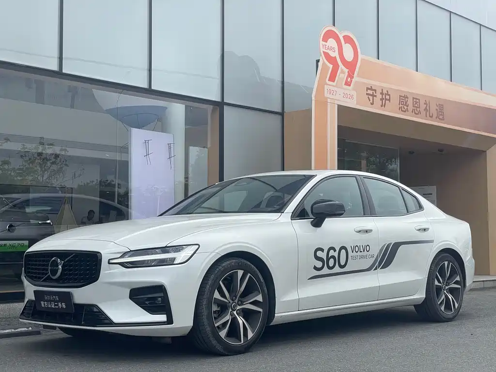 Volvo S60 2024