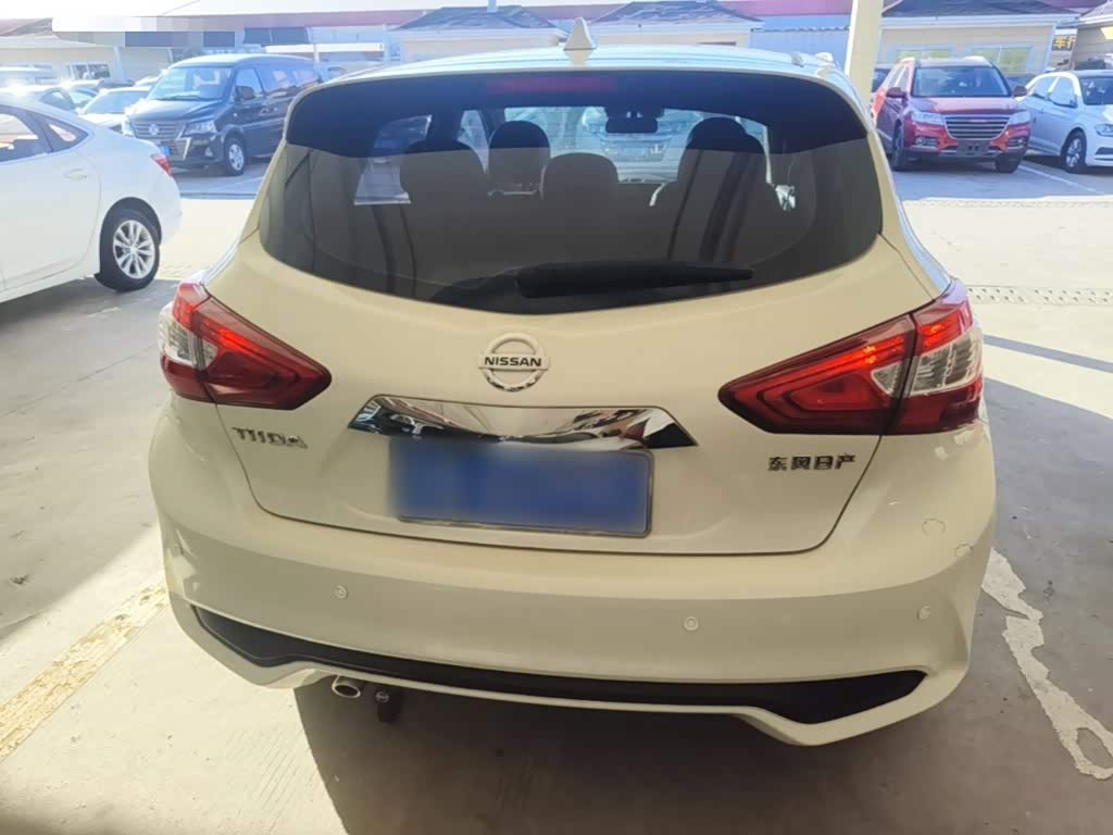 Nissan Tiida 1.6 л 2023 г. Белый, пробег 3700 км