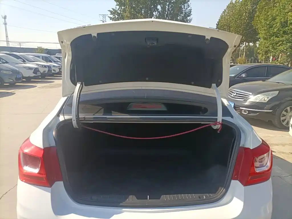 Chevrolet Cruze — миниатюра 19