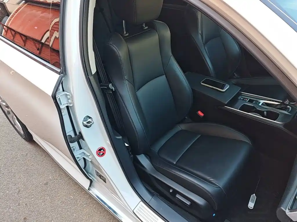 Honda Accord — миниатюра 25