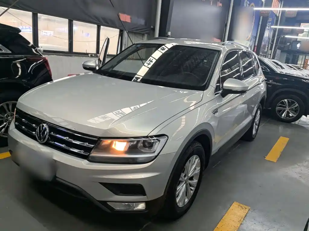 Volkswagen Tiguan L — миниатюра 2