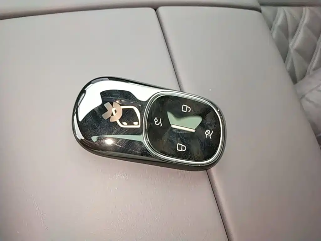 NIO ES8 2026 мест Executive