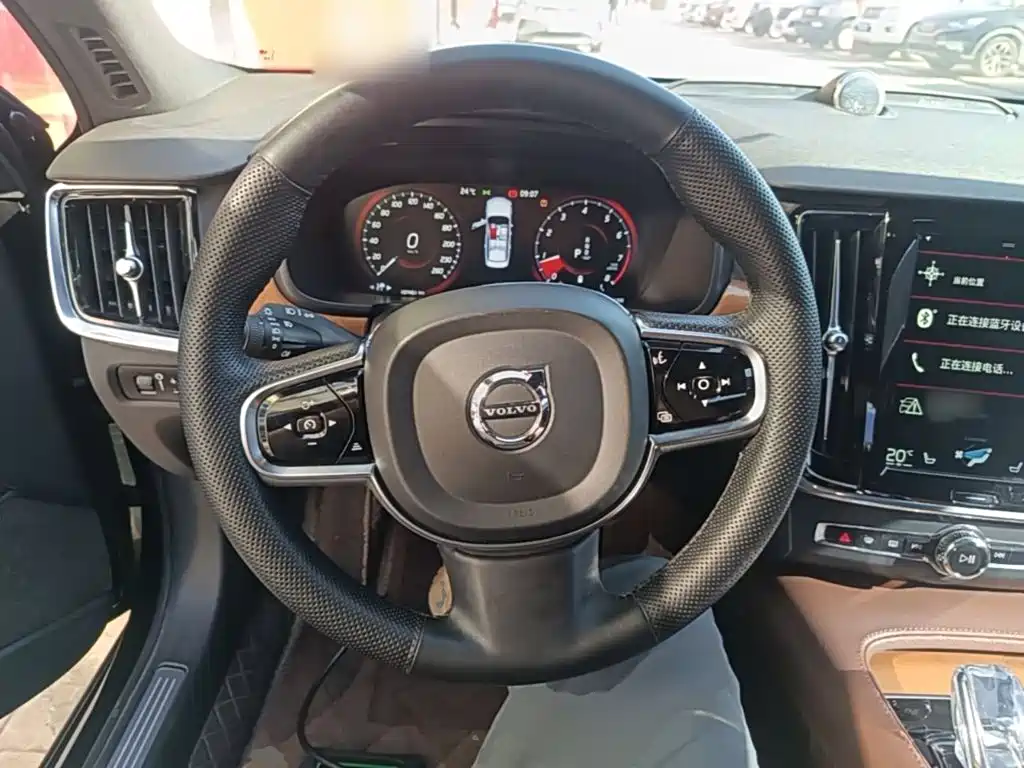 Volvo S90 — миниатюра 11