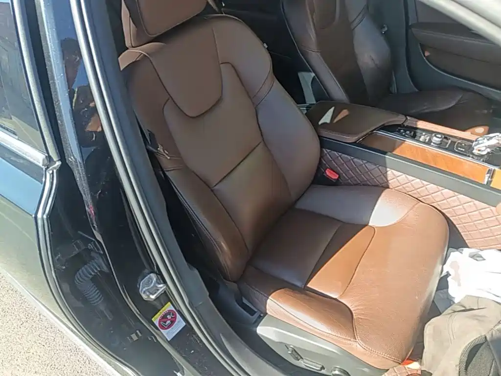 Volvo S90 — миниатюра 25