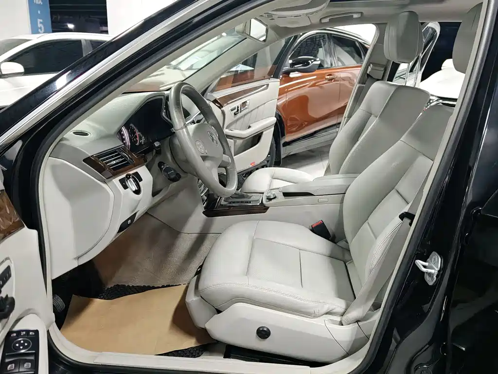Mercedes-Benz E-Class E 2011 E 200 L CGI